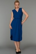 Kısa Saks Mavi Kemer Detaylı Elbise T2998