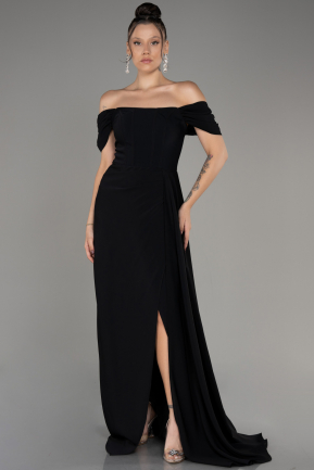 Siyah Kayık Yaka Yırtmaçlı Uzun Abiye Elbise ABU4048
