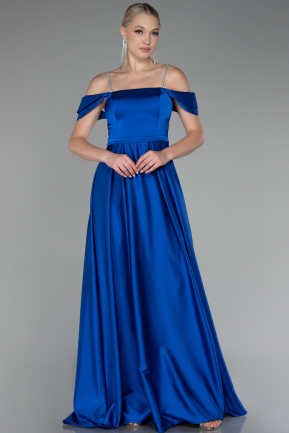 Saks Mavi Askılı Kayık Yaka Uzun Saten Abiye Elbise ABU4122